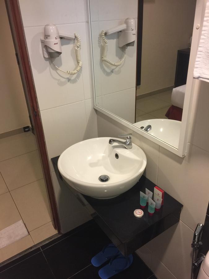 Premierz Hotel Labuan Ngoại thất bức ảnh